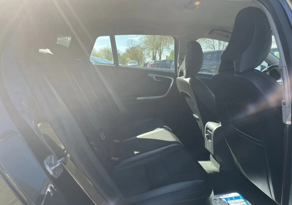 Volvo V60 cena 45900 przebieg: 280000, rok produkcji 2016 z Gościno małe 631